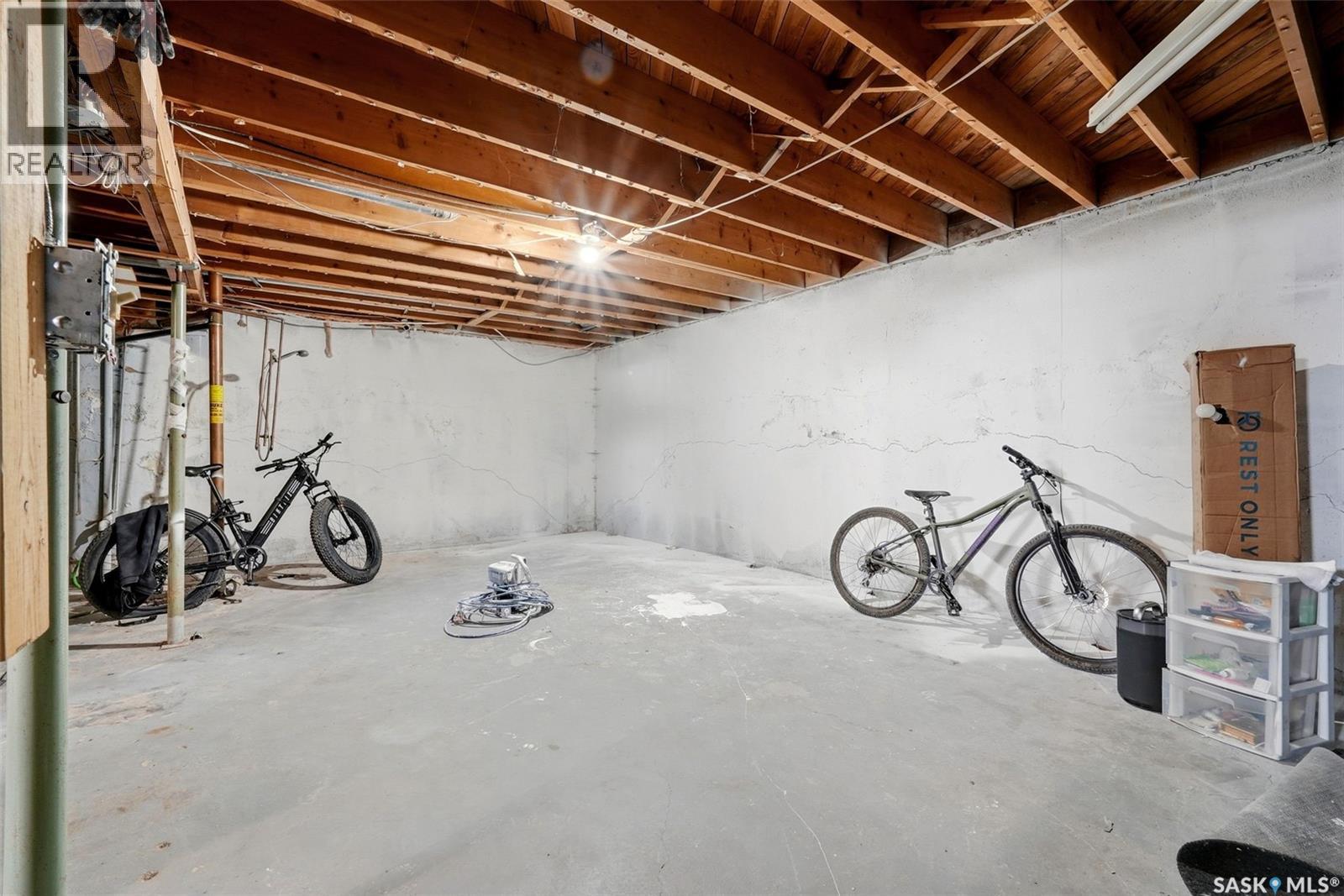 6 Hanley Crescent, Regina, Saskatchewan  S4R 5A7 - Photo 17 - SK033274