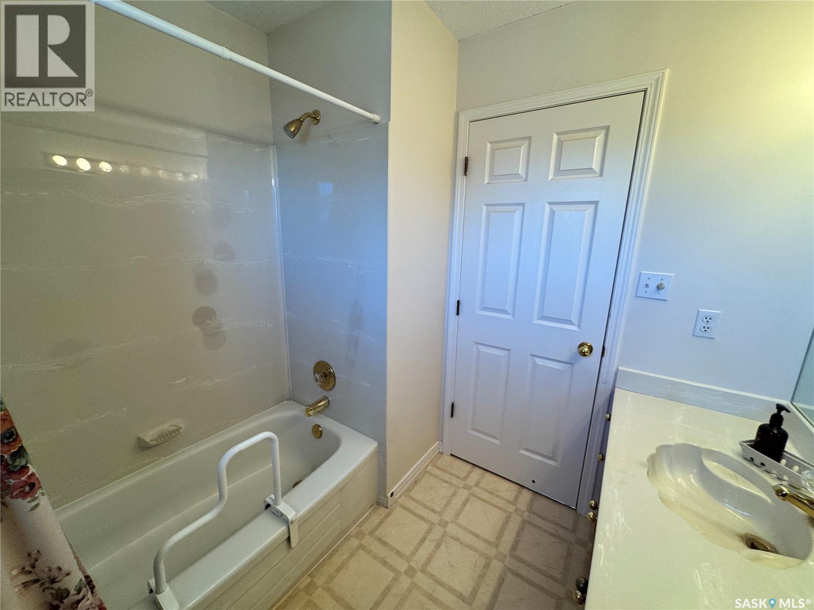 202 7th Avenue W, Biggar, Saskatchewan  S0K 0M0 - Photo 31 - SK033102