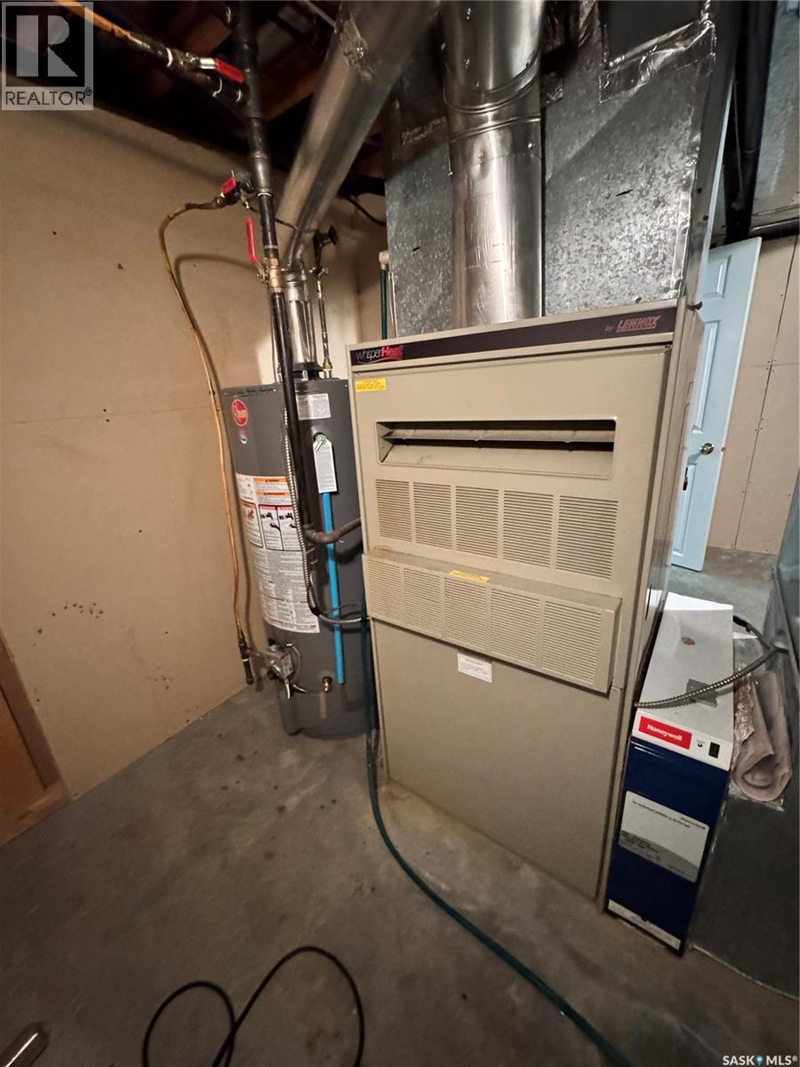 202 7th Avenue W, Biggar, Saskatchewan  S0K 0M0 - Photo 48 - SK033102