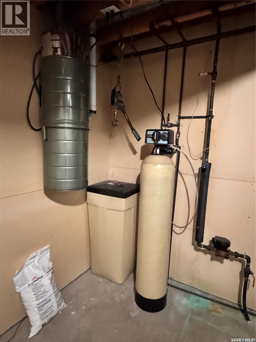 202 7th Avenue W, Biggar, Saskatchewan  S0K 0M0 - Photo 49 - SK033102