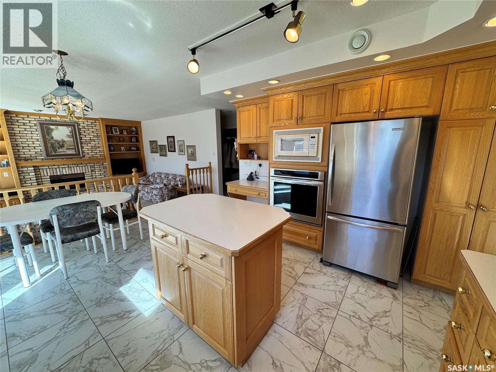 202 7th Avenue W, Biggar, Saskatchewan  S0K 0M0 - Photo 7 - SK033102