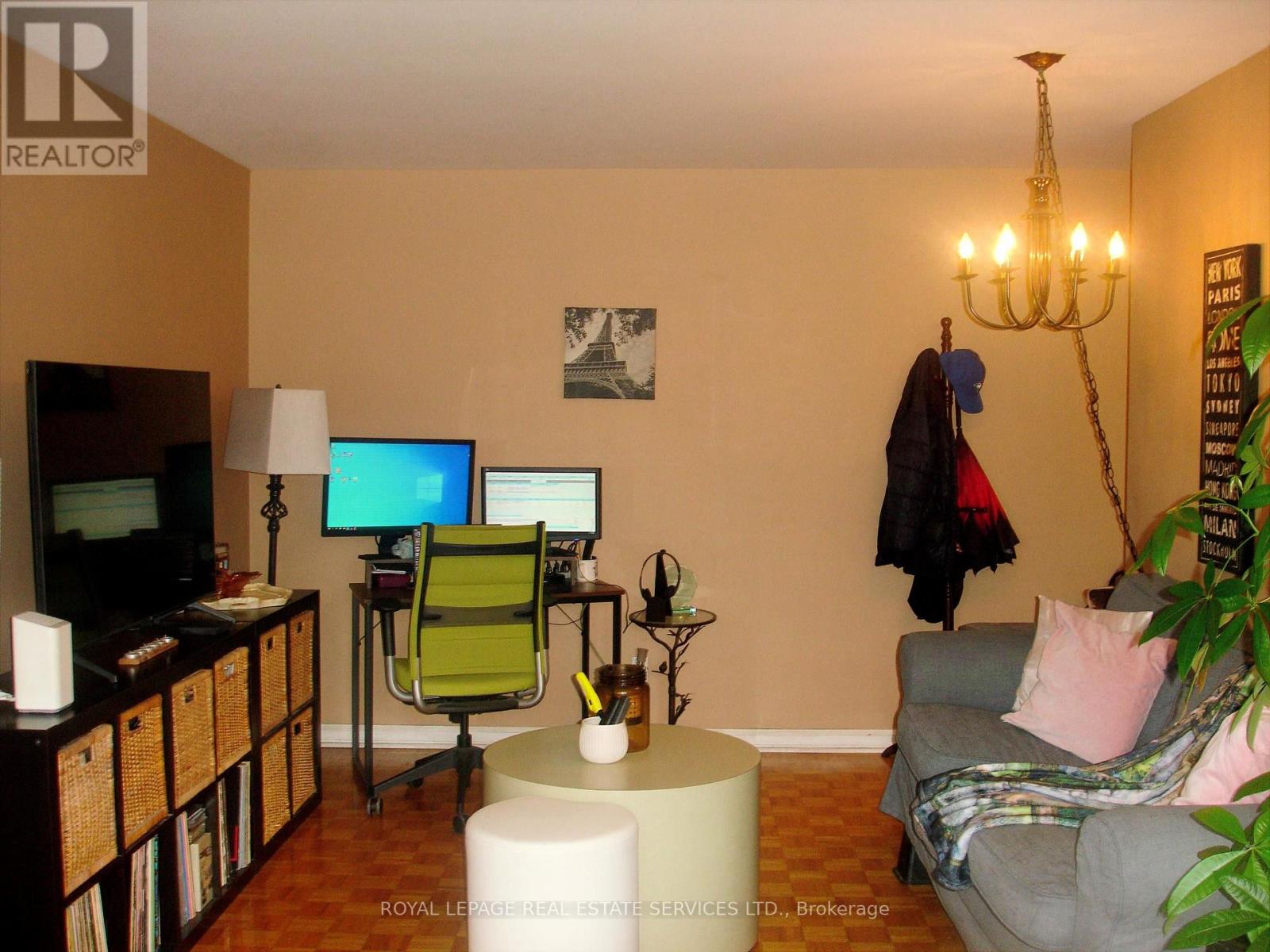 101 - 57 Neptune Drive, Toronto, Ontario  M6A 1X2 - Photo 8 - C12689678