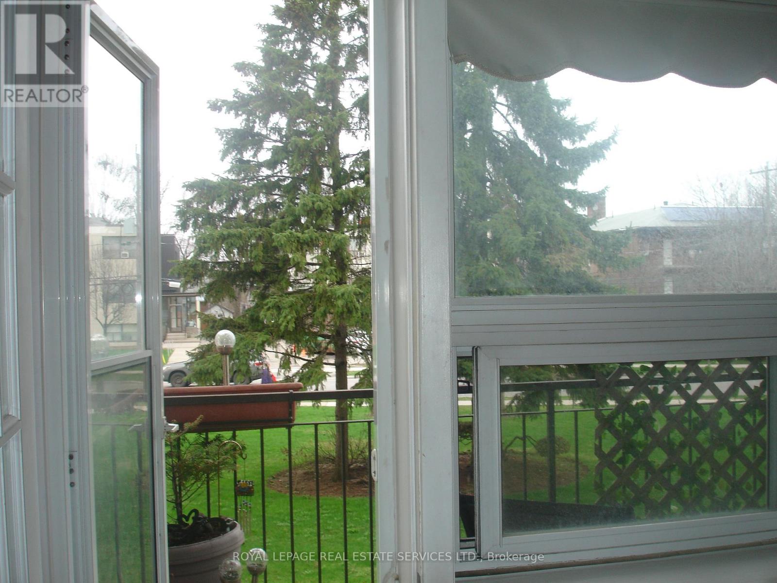 101 - 57 Neptune Drive, Toronto, Ontario  M6A 1X2 - Photo 10 - C12689678