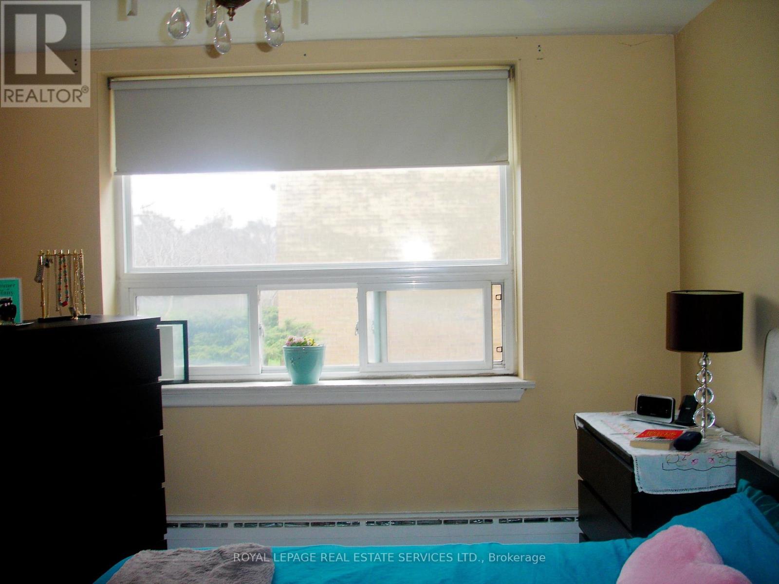 101 - 57 Neptune Drive, Toronto, Ontario  M6A 1X2 - Photo 12 - C12689678