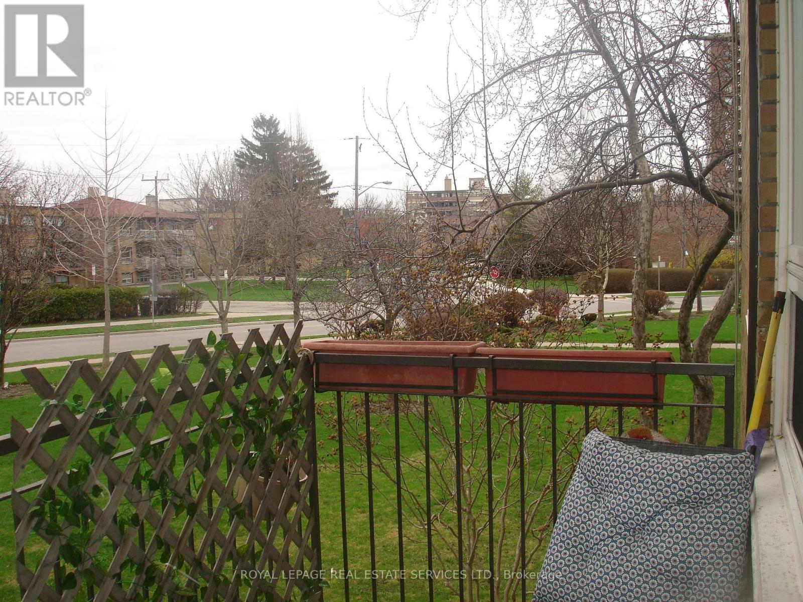 101 - 57 Neptune Drive, Toronto, Ontario  M6A 1X2 - Photo 11 - C12689678