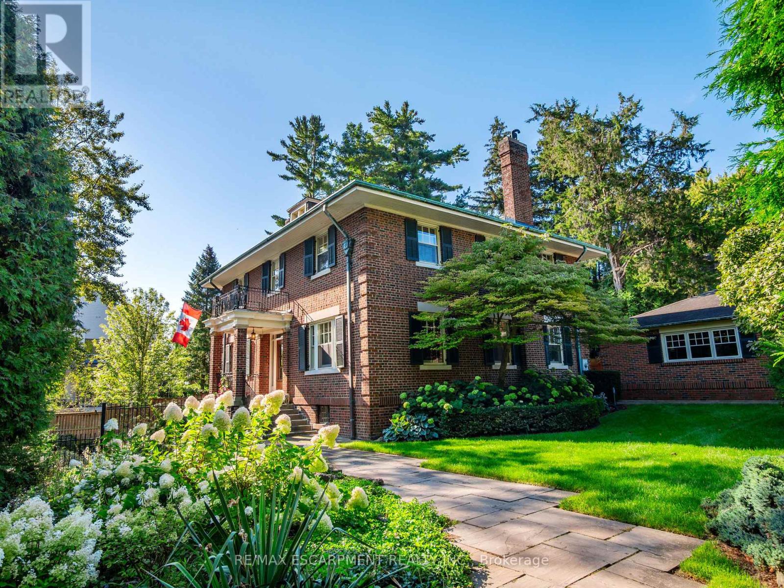 184 KING STREET, Oakville, Ontario