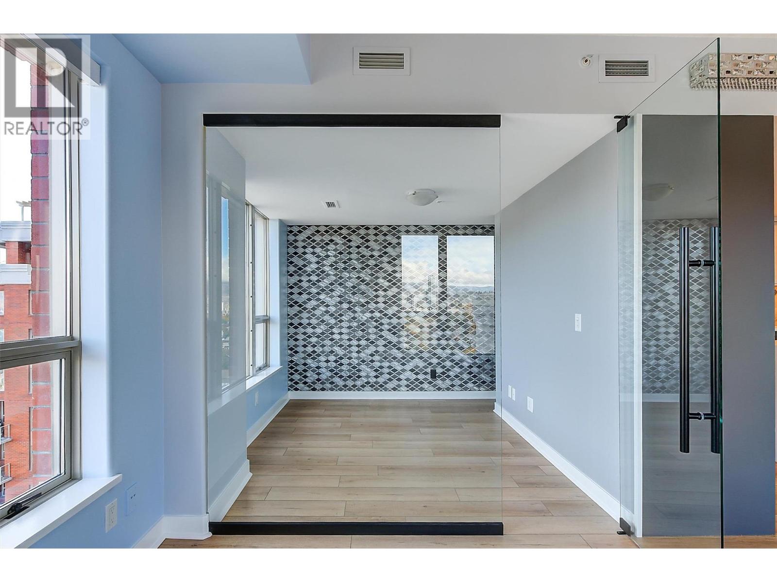 1160 Bernard Avenue Unit# 1209, Kelowna, British Columbia  V1Y 6R2 - Photo 8 - 10383884