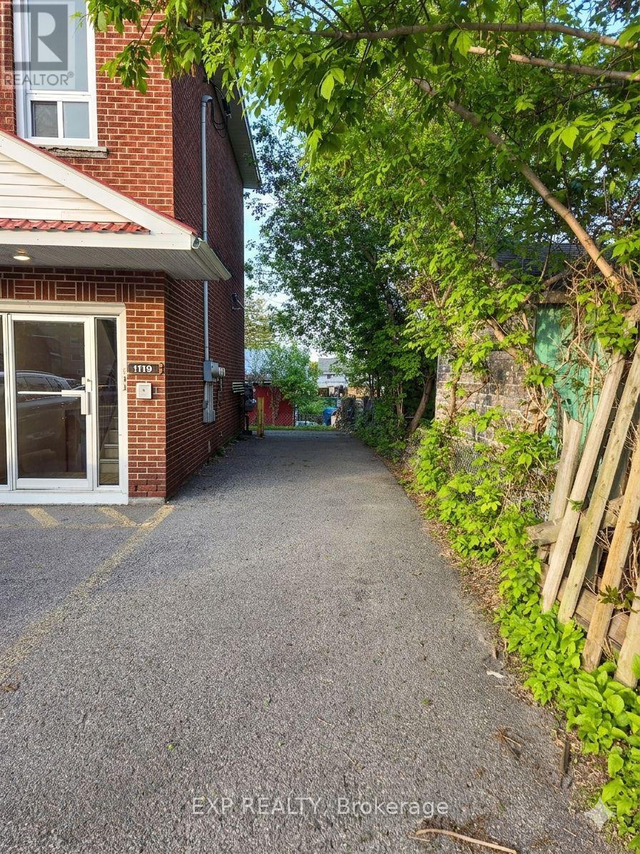 1119 Merivale Road, Ottawa, Ontario  K1Z 6B1 - Photo 3 - X12949696