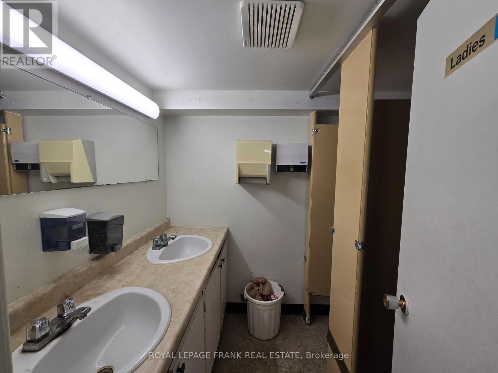 B - 15 King Avenue W, Clarington, Ontario  L1B 1K9 - Photo 13 - E13014390