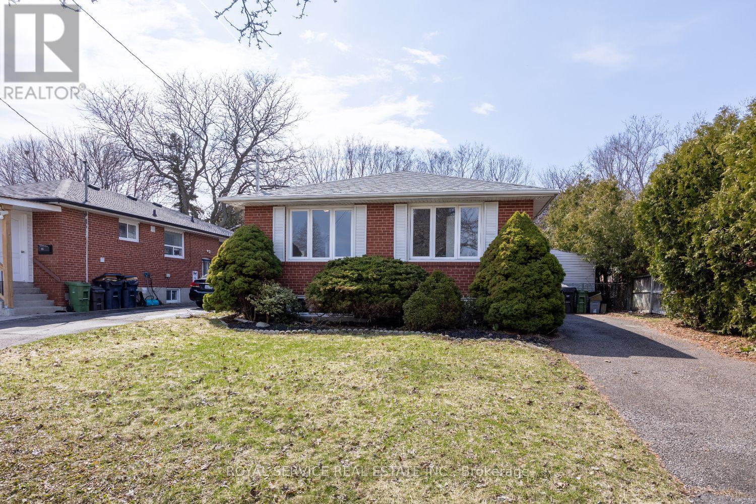 14 Hathway Drive, Toronto, Ontario  M1P 4L5 - Photo 2 - E13014528