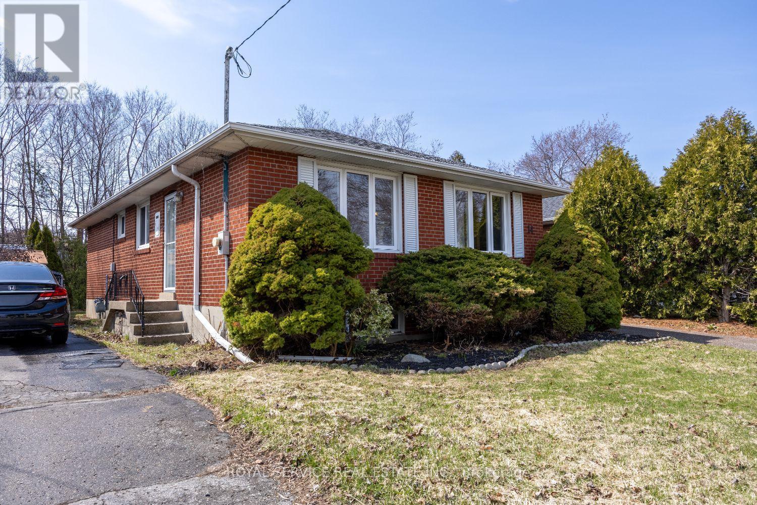 14 Hathway Drive, Toronto, Ontario  M1P 4L5 - Photo 4 - E13014528