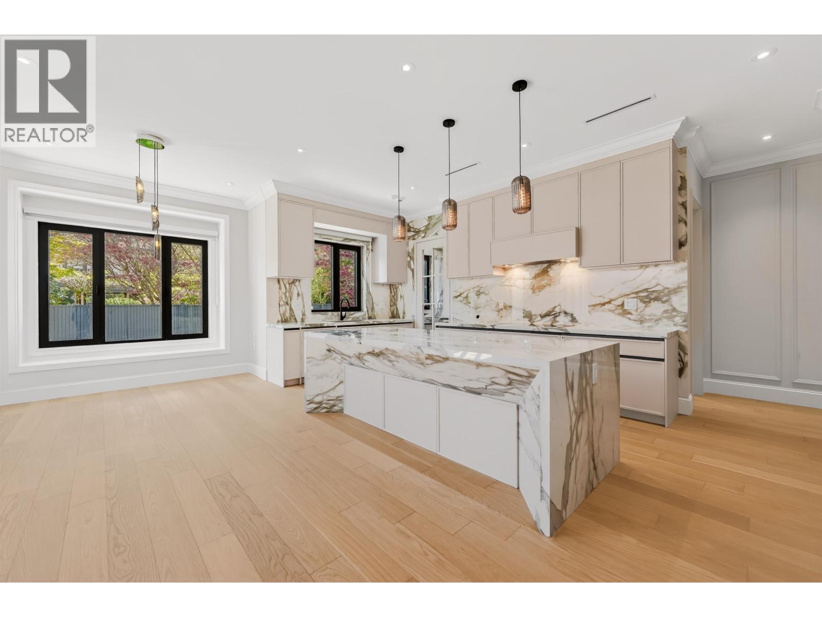 9591 Woodwards Place, Richmond, British Columbia  V7E 1H5 - Photo 2 - R3112816