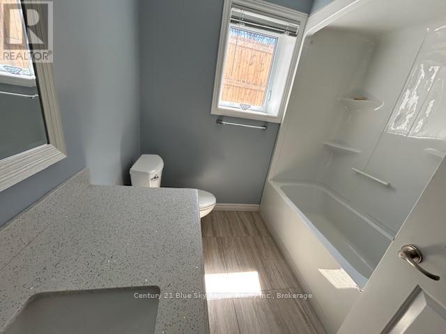 253 Kingsway Avenue, North Bay, Ontario  P1B 7V5 - Photo 24 - X12935440