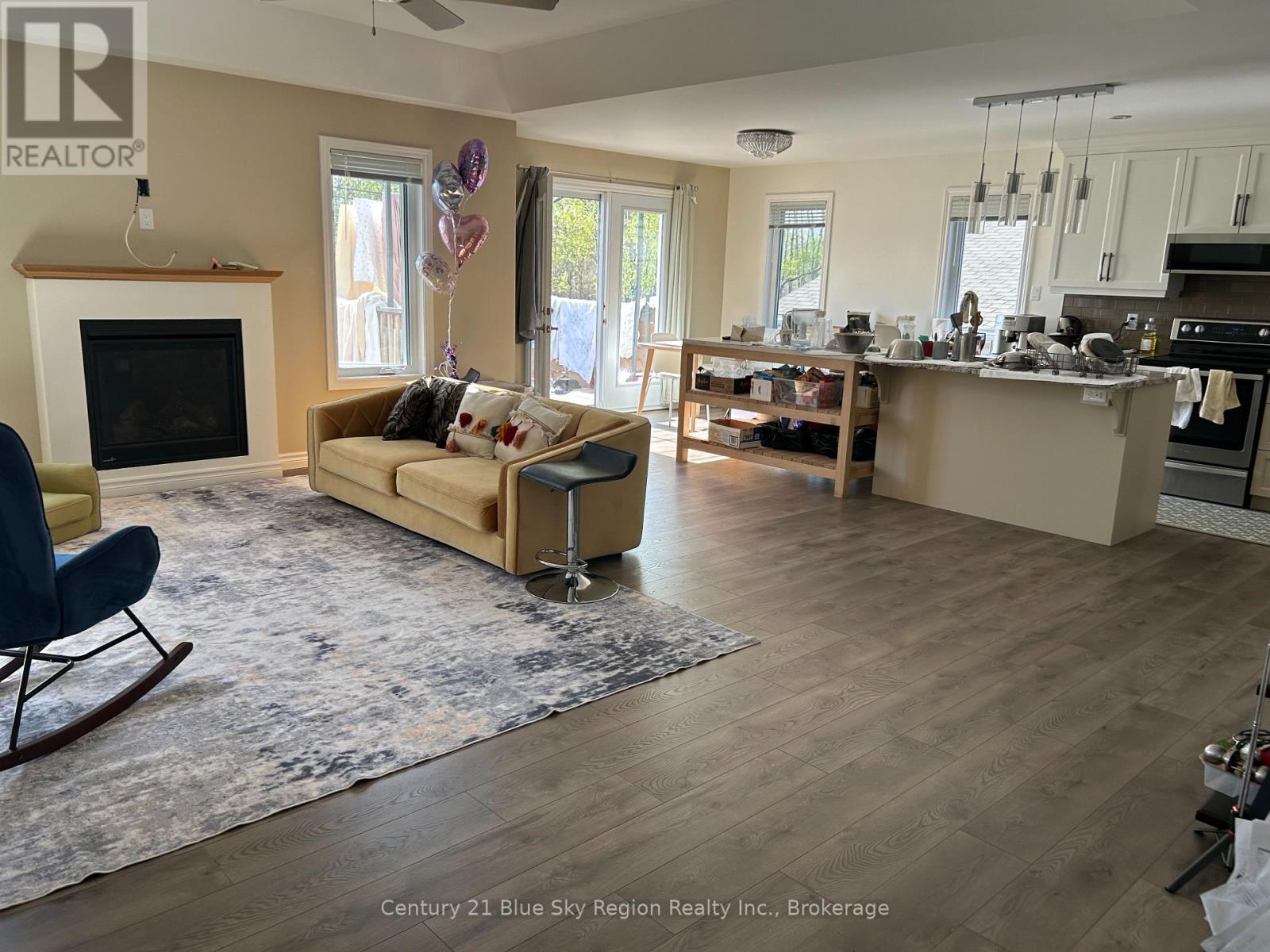 253 Kingsway Avenue, North Bay, Ontario  P1B 7V5 - Photo 2 - X12935440