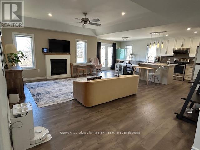 253 Kingsway Avenue, North Bay, Ontario  P1B 7V5 - Photo 4 - X12935440