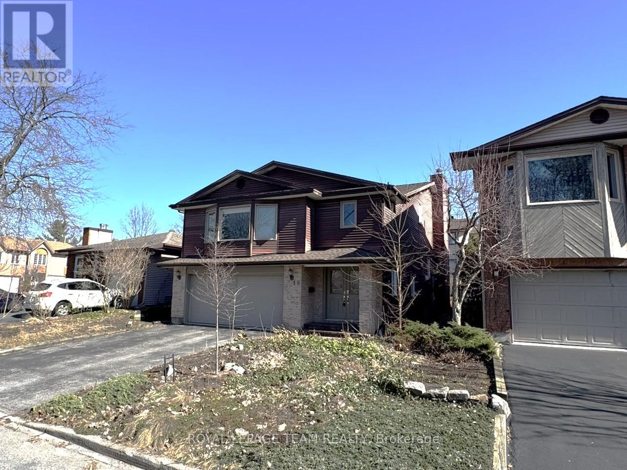 19 Hackett Street, Ottawa, Ontario  K1V 0P9 - Photo 3 - X12951782