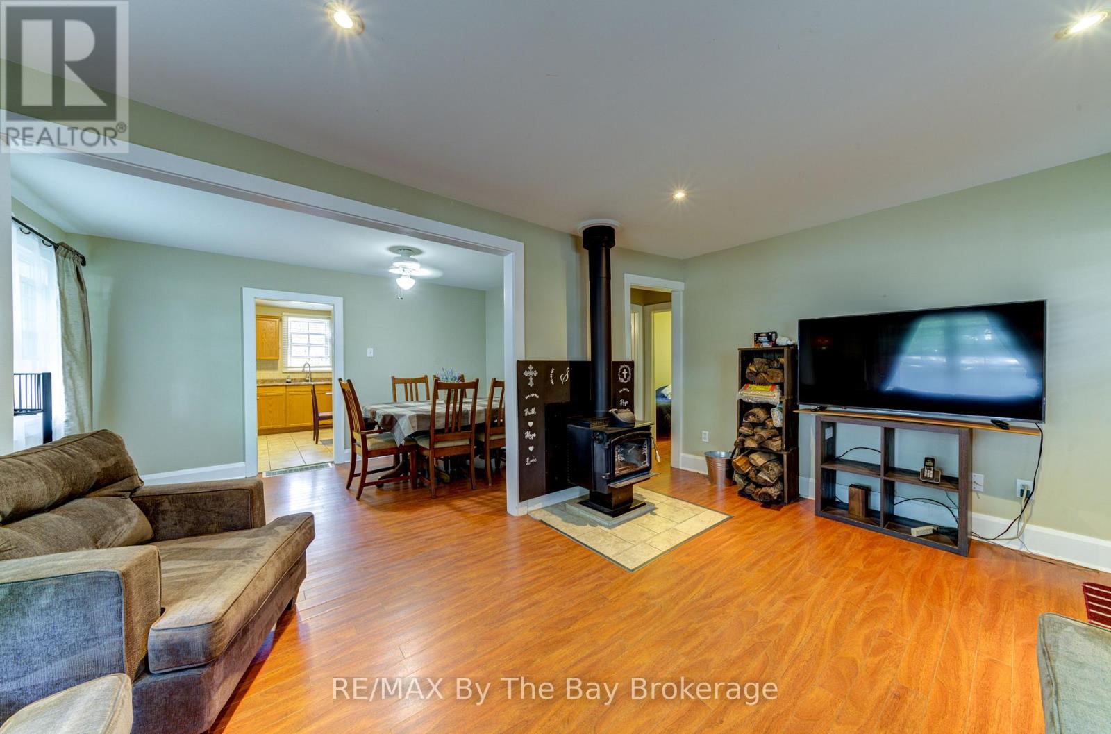 110 24th Street N, Wasaga Beach, Ontario  L9Z 2E7 - Photo 8 - S13014406