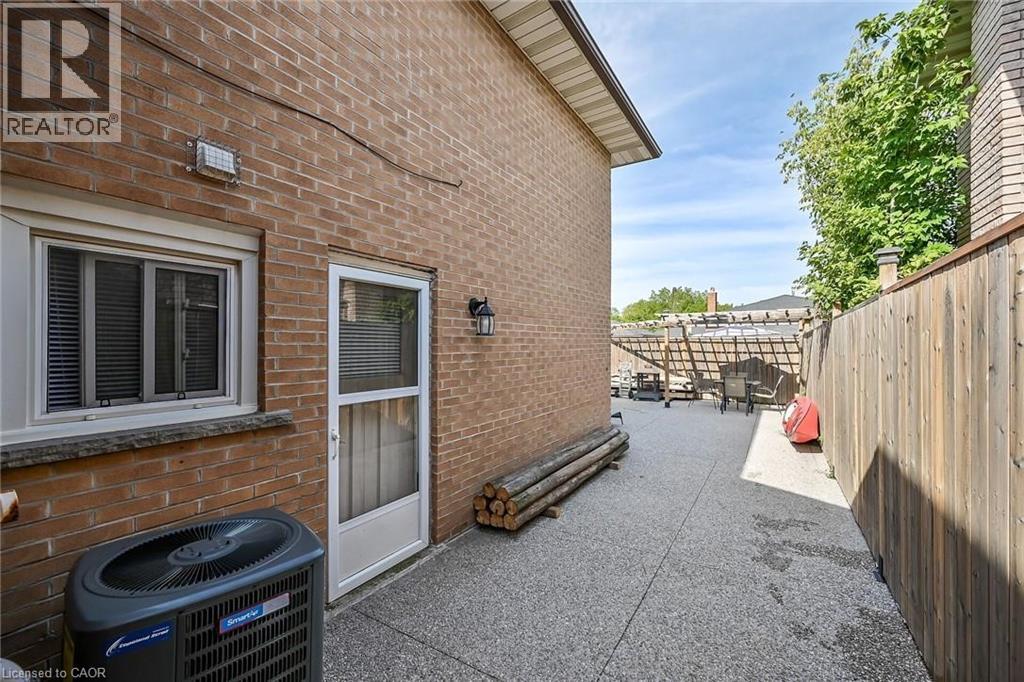 28 Tara Court, Hamilton, Ontario  L8K 6E6 - Photo 45 - 40811617