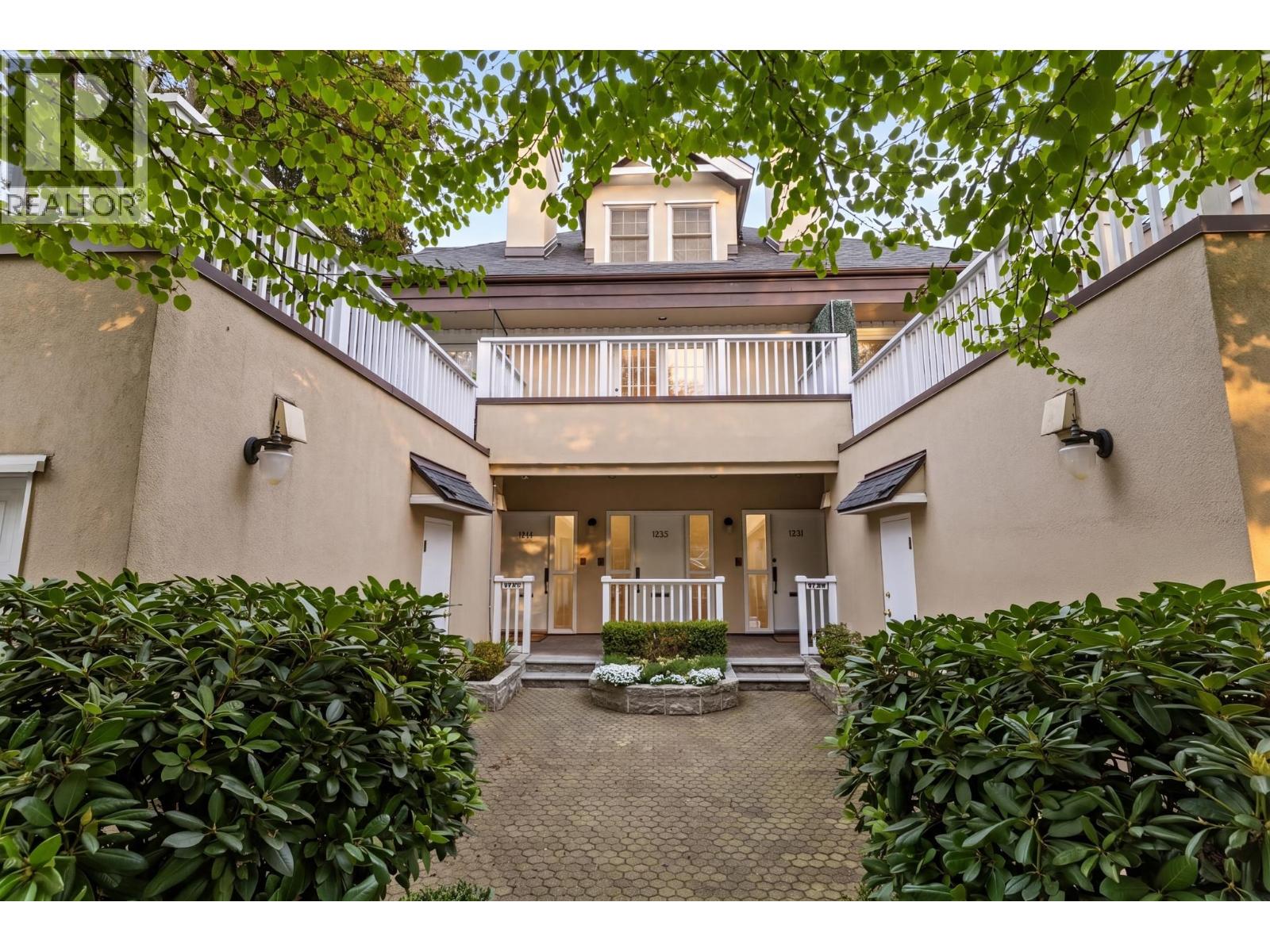 1229 W 8th Avenue, Vancouver, British Columbia  V6H 1C7 - Photo 2 - R3112861