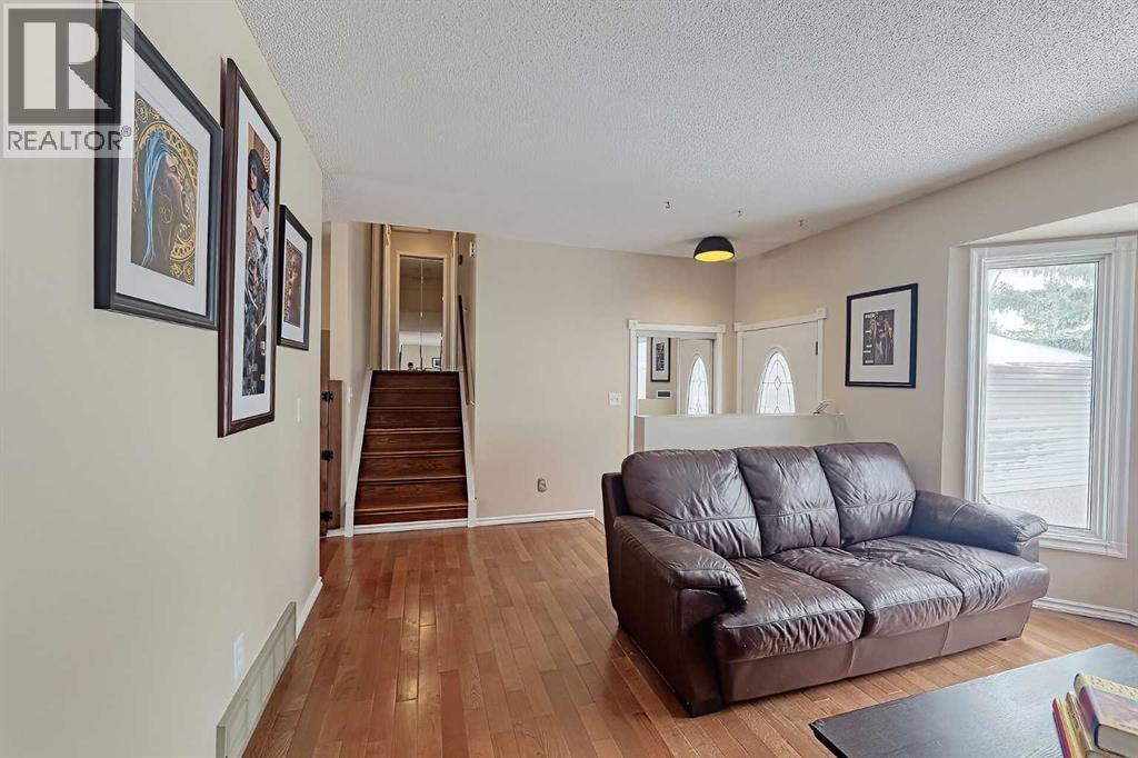 15 Edgeland Mews Nw, Calgary, Alberta  T3A 4C9 - Photo 6 - A2295037