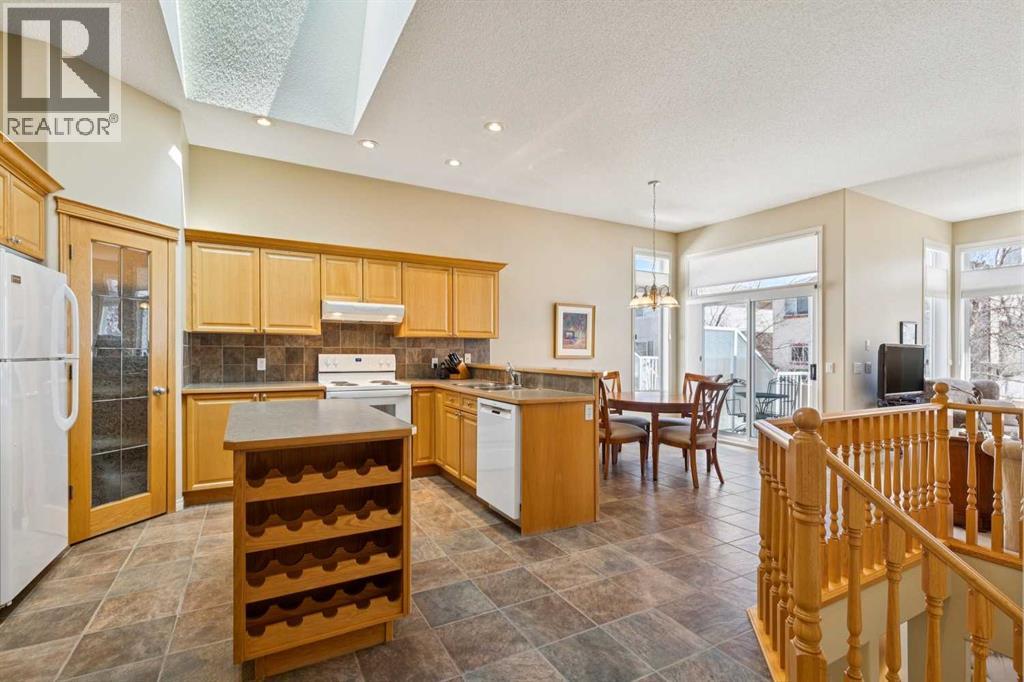 19 Wentworth Gardens SW, Calgary, Alberta  T3H 4L7 - Photo 11 - A2302321