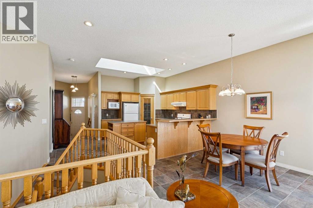 19 Wentworth Gardens SW, Calgary, Alberta  T3H 4L7 - Photo 6 - A2302321