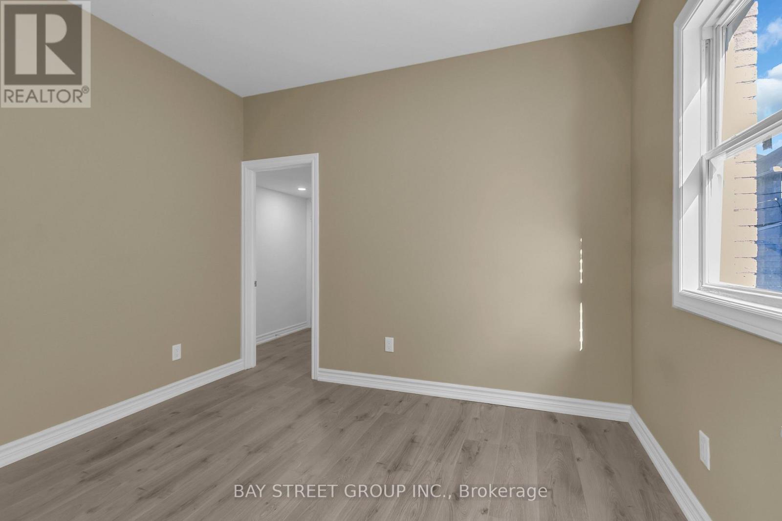 280-282 Campbell Avenue, Windsor, Ontario  N9B 2H2 - Photo 9 - X12462036