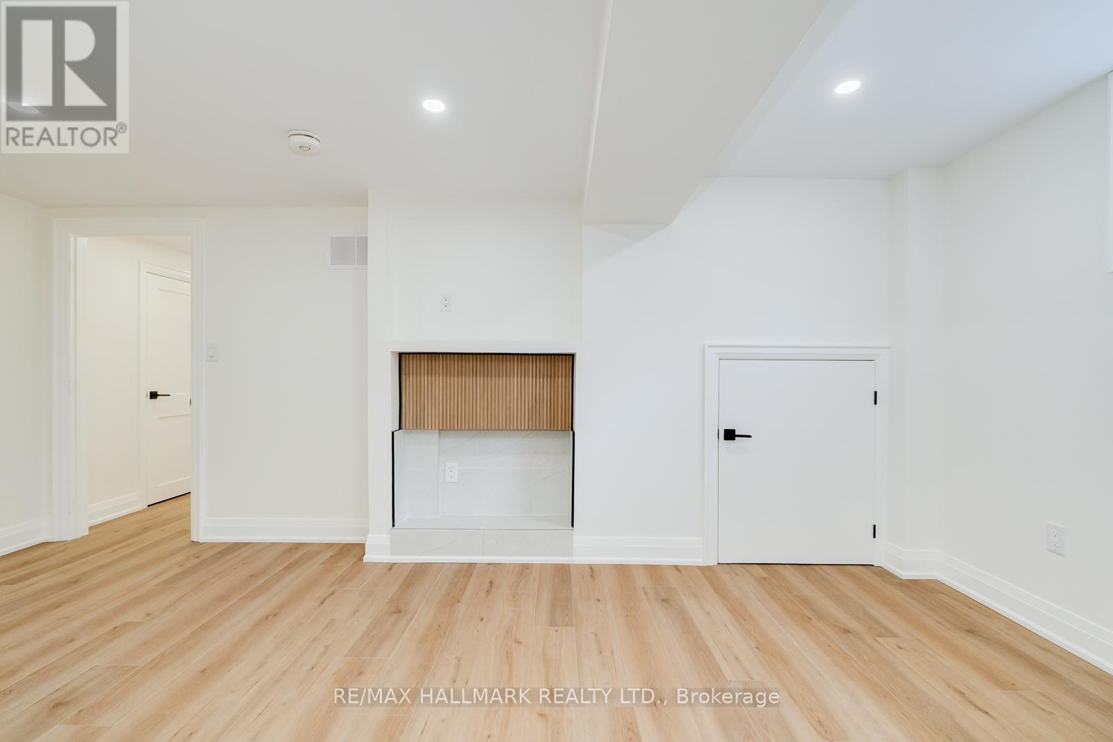 Basement Bachelor Unit - 69 Searle Avenue, Toronto, Ontario  M3H 4A6 - Photo 10 - C13014342