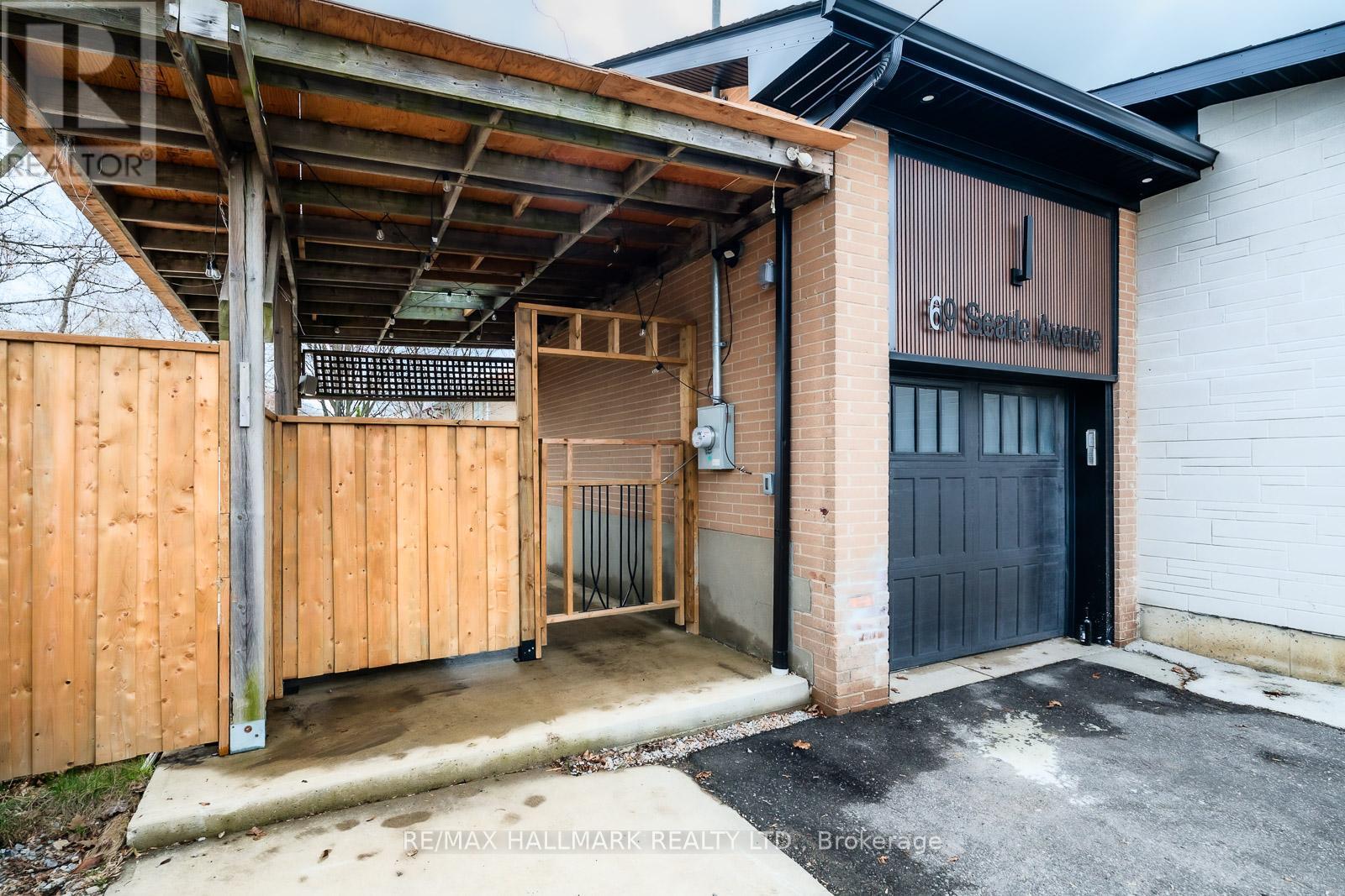 Basement Bachelor Unit - 69 Searle Avenue, Toronto, Ontario  M3H 4A6 - Photo 18 - C13014342