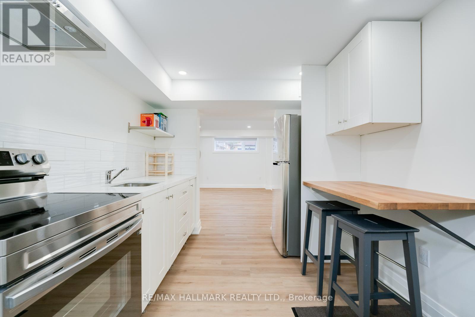 Basement Bachelor Unit - 69 Searle Avenue, Toronto, Ontario  M3H 4A6 - Photo 2 - C13014342