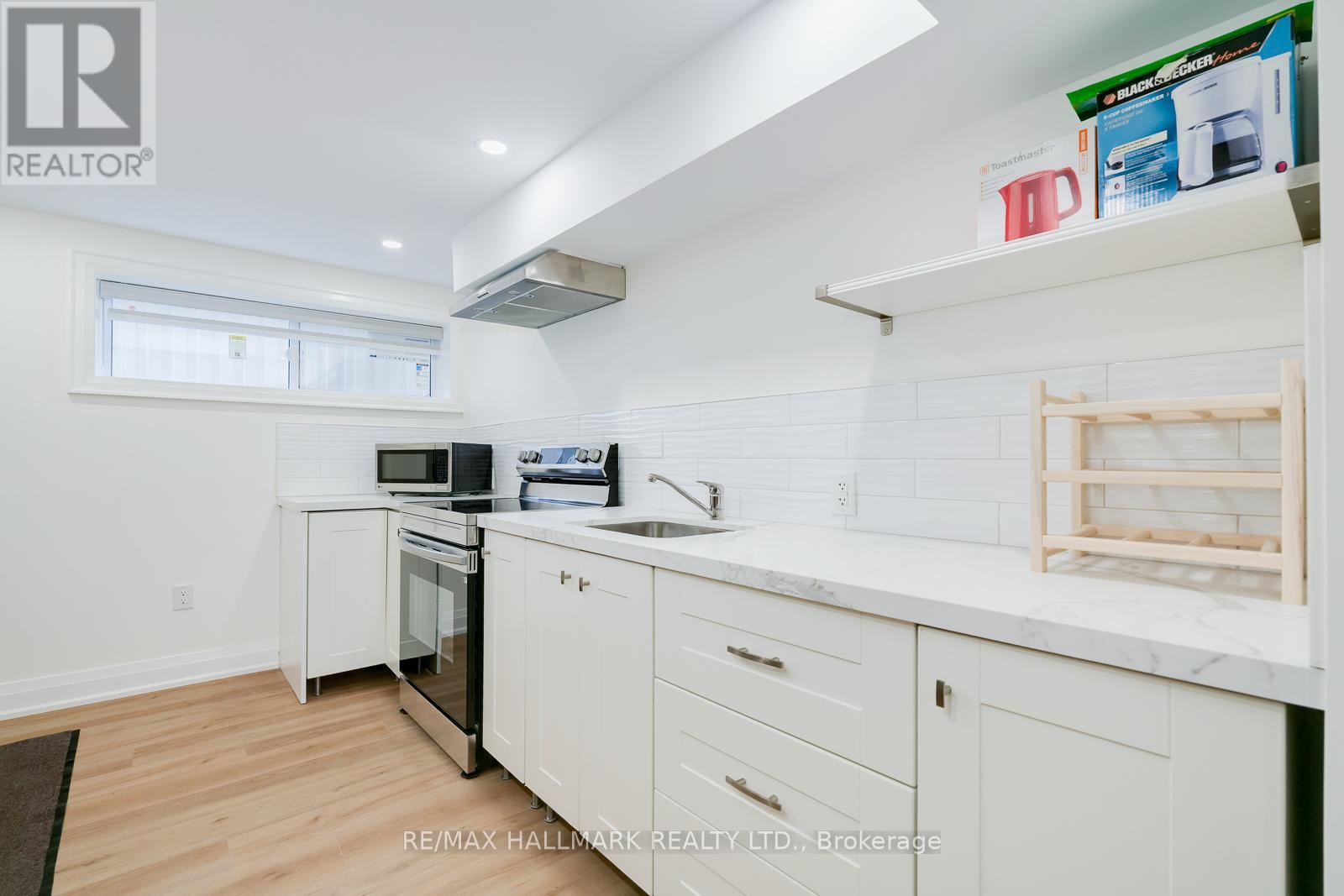 Basement Bachelor Unit - 69 Searle Avenue, Toronto, Ontario  M3H 4A6 - Photo 5 - C13014342