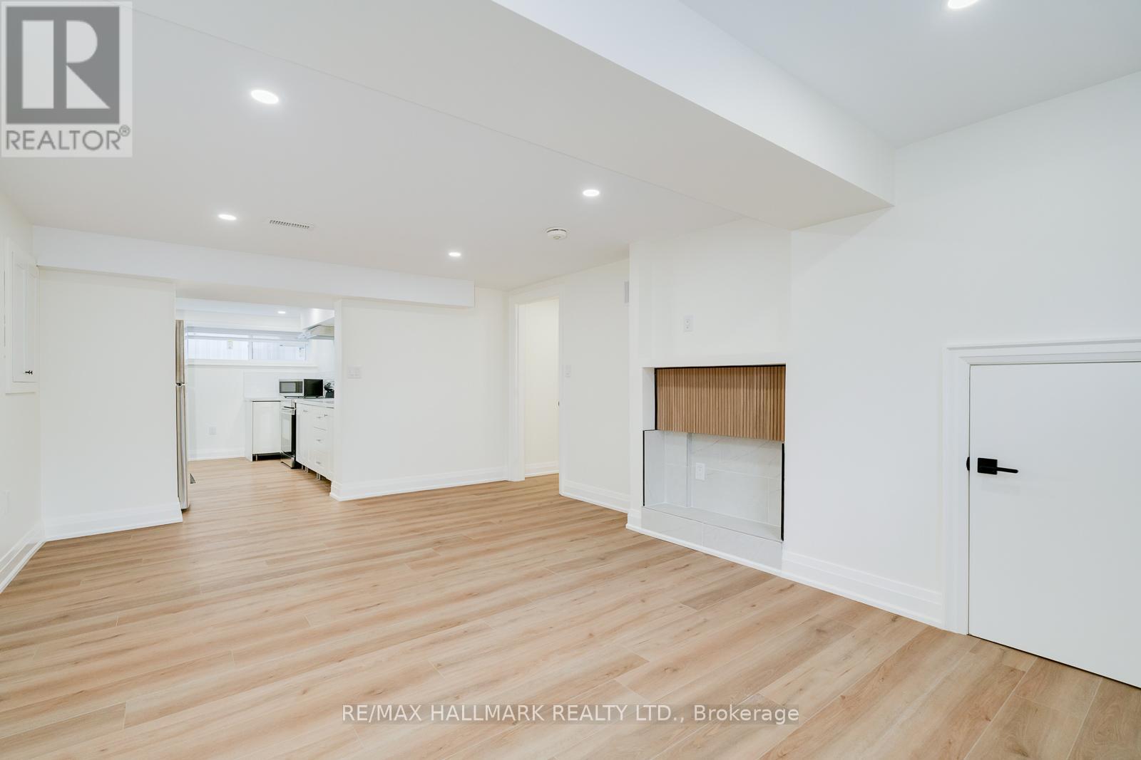 Basement Bachelor Unit - 69 Searle Avenue, Toronto, Ontario  M3H 4A6 - Photo 6 - C13014342