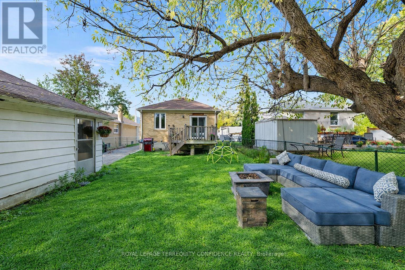 69 Nipigon Avenue, Toronto, Ontario  M2M 2V9 - Photo 34 - C13014382