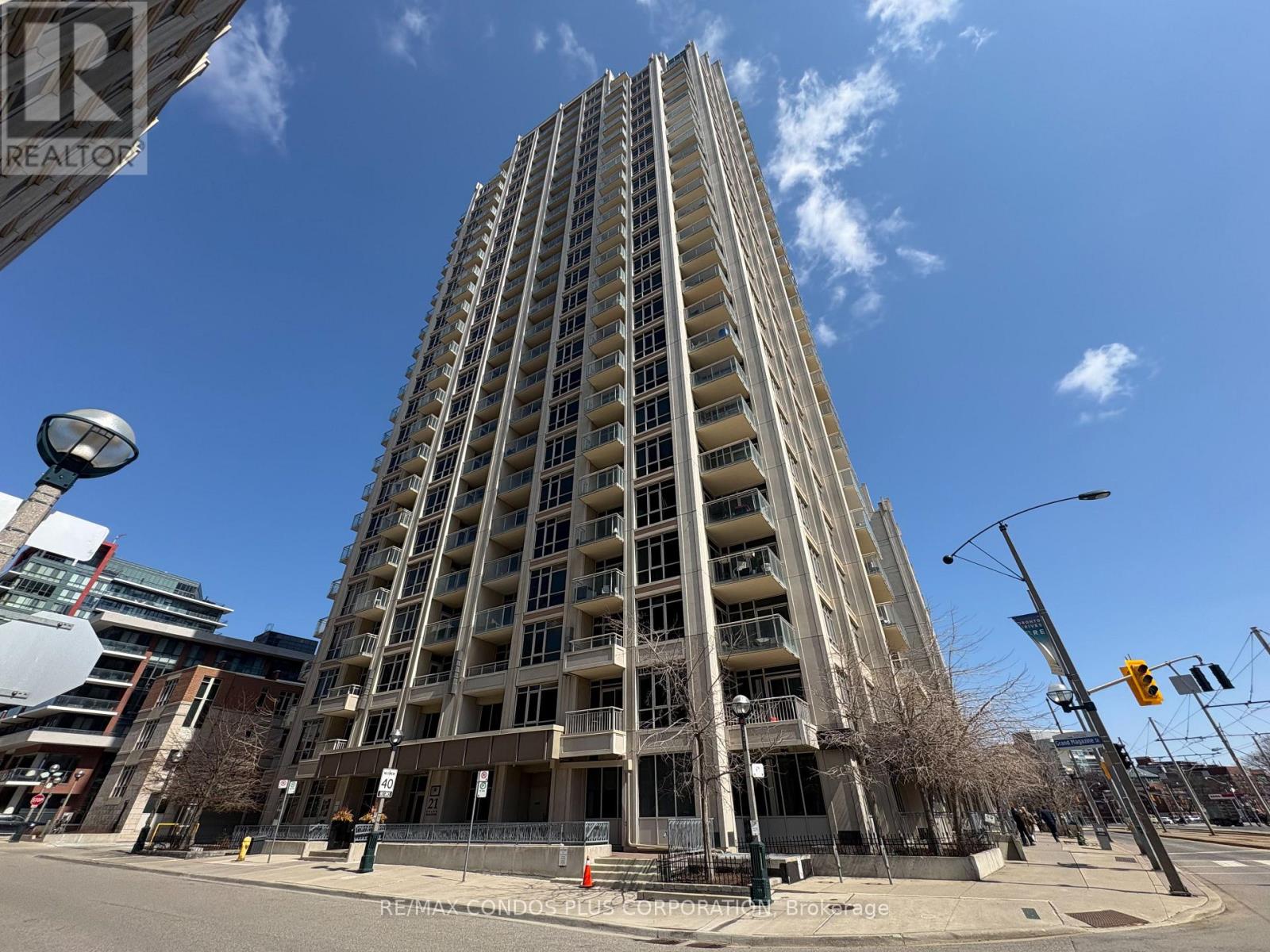 818 - 21 Grand Magazine Street, Toronto, Ontario  M5V 1B5 - Photo 1 - C13014400
