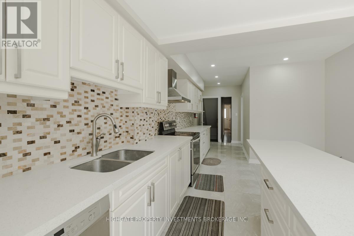 Main&lo - 370 Margueretta Street, Toronto, Ontario  M6H 3S4 - Photo 11 - C13014422