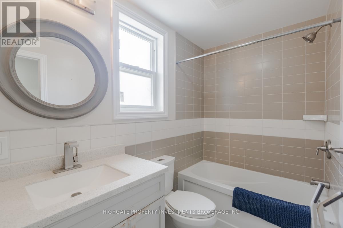 Main&lo - 370 Margueretta Street, Toronto, Ontario  M6H 3S4 - Photo 12 - C13014422