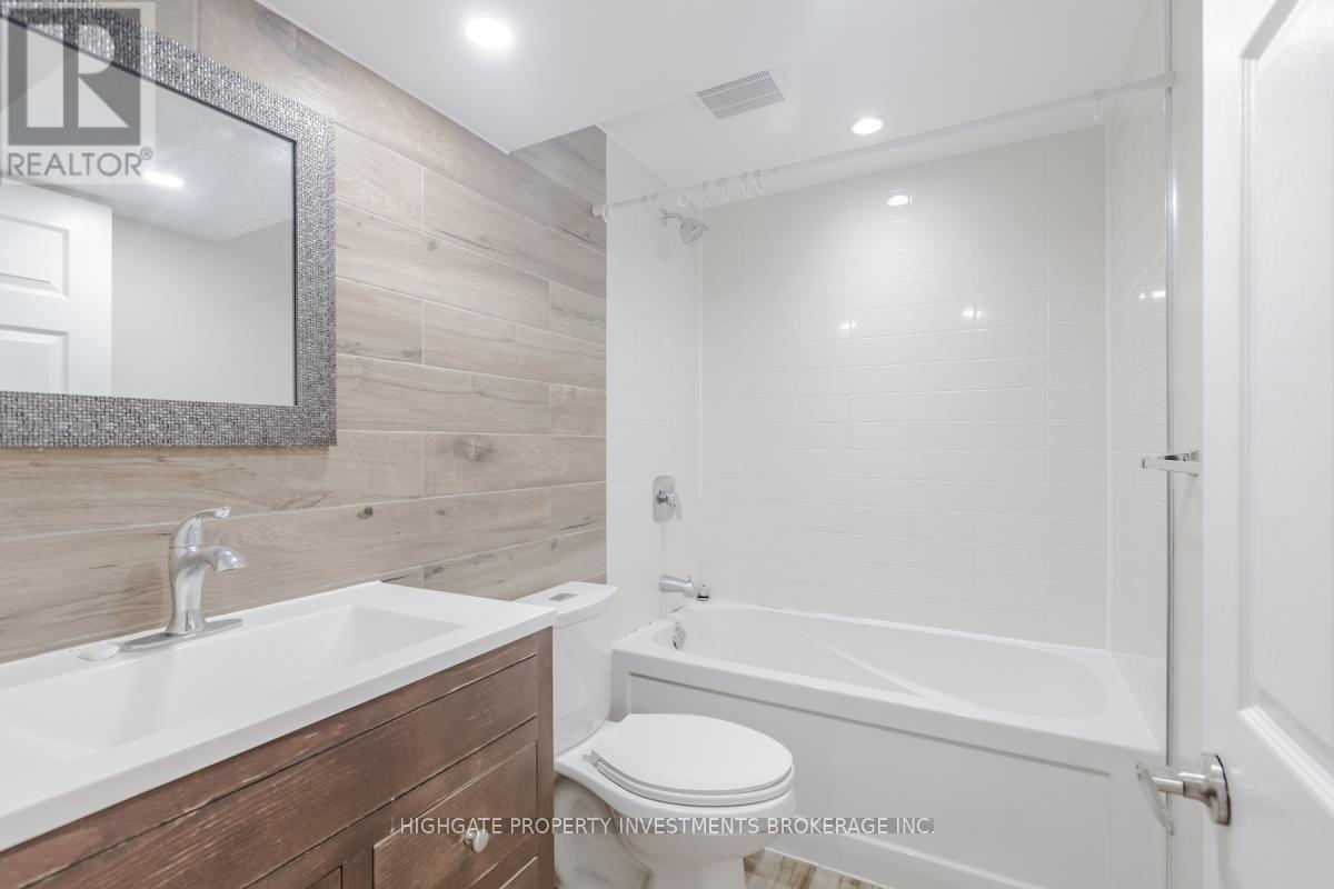 Main&lo - 370 Margueretta Street, Toronto, Ontario  M6H 3S4 - Photo 16 - C13014422