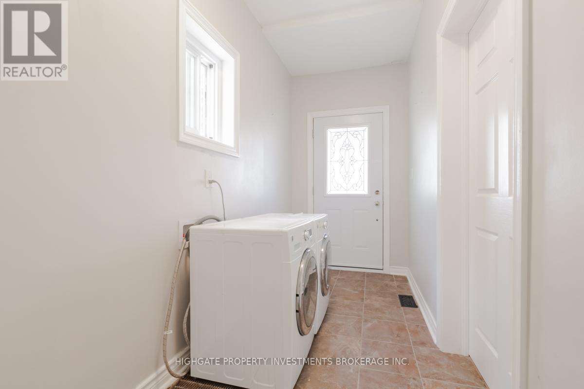 Main&lo - 370 Margueretta Street, Toronto, Ontario  M6H 3S4 - Photo 6 - C13014422