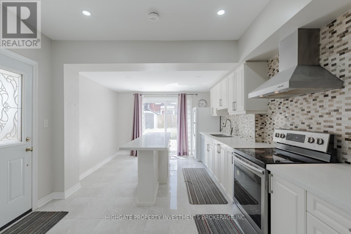 Main&lo - 370 Margueretta Street, Toronto, Ontario  M6H 3S4 - Photo 7 - C13014422