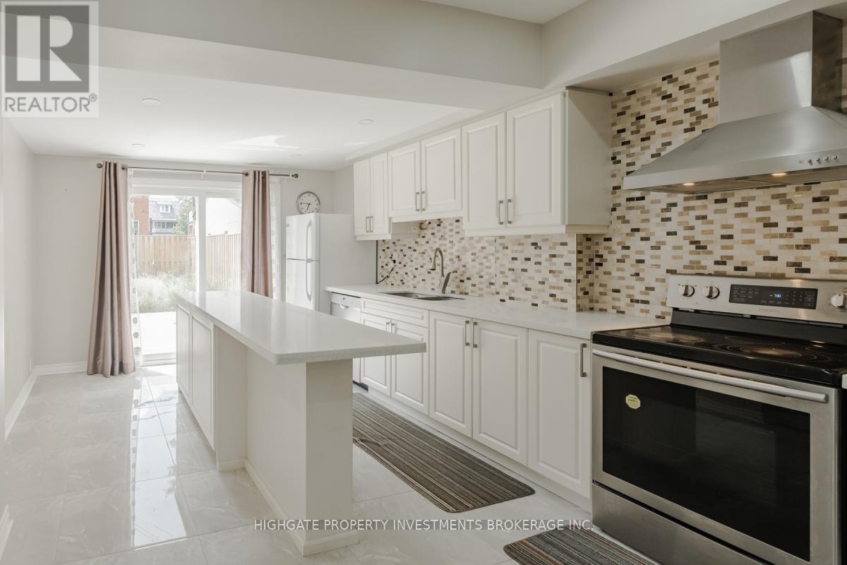 Main&lo - 370 Margueretta Street, Toronto, Ontario  M6H 3S4 - Photo 8 - C13014422