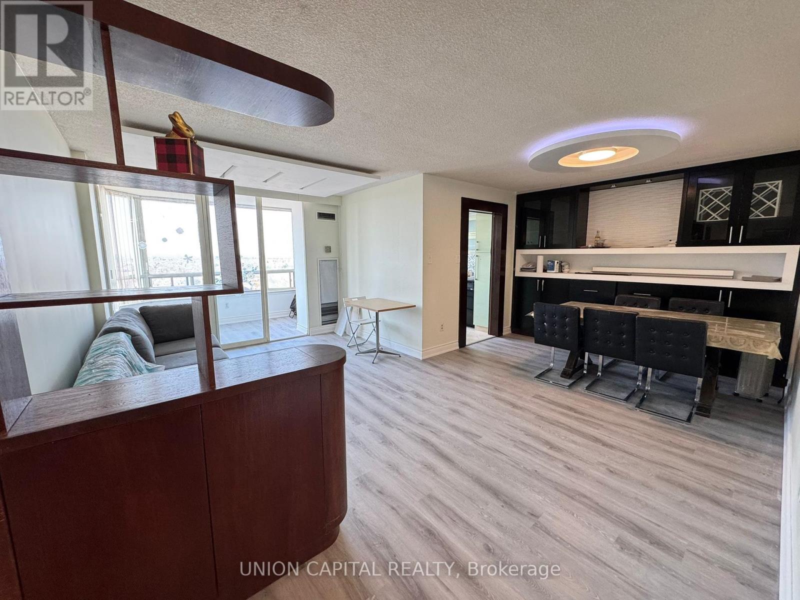 1204 - 300 Alton Towers Circle, Toronto, Ontario  M1V 4X9 - Photo 2 - E13014366