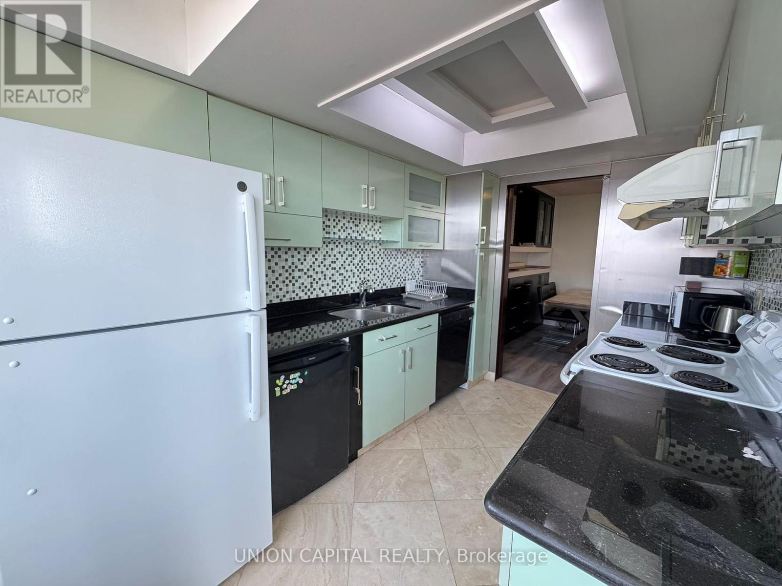 1204 - 300 Alton Towers Circle, Toronto, Ontario  M1V 4X9 - Photo 6 - E13014366