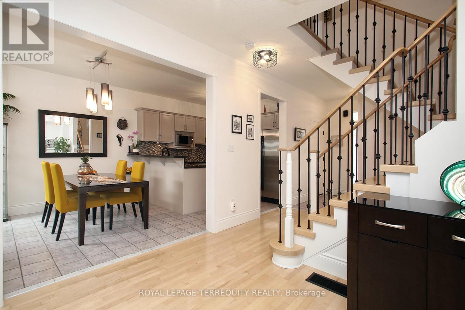 471 Woodsmere Crescent, Pickering, Ontario  L1V 7A5 - Photo 12 - E13014558