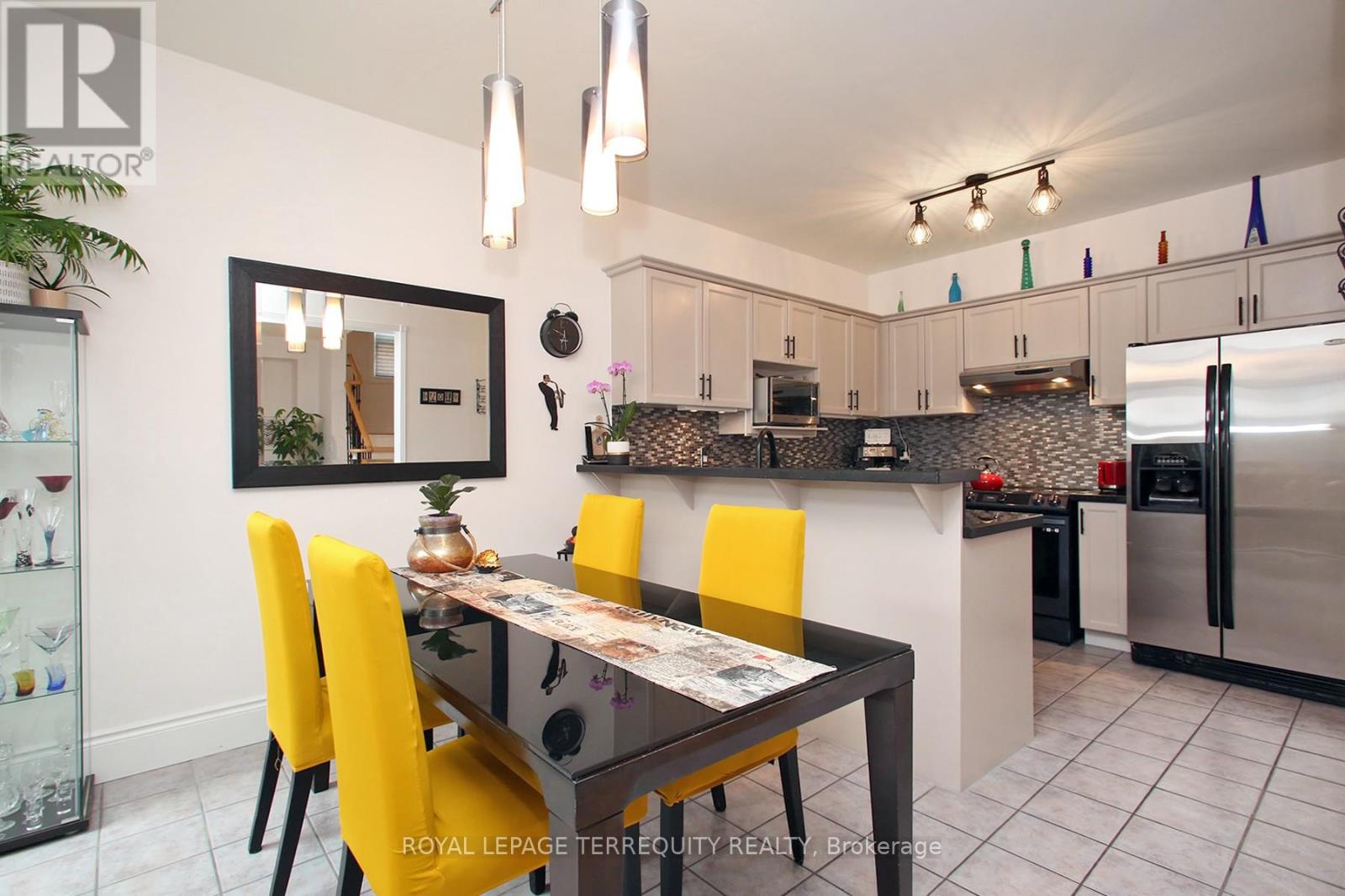 471 Woodsmere Crescent, Pickering, Ontario  L1V 7A5 - Photo 13 - E13014558