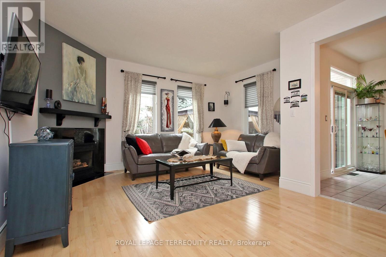 471 Woodsmere Crescent, Pickering, Ontario  L1V 7A5 - Photo 7 - E13014558