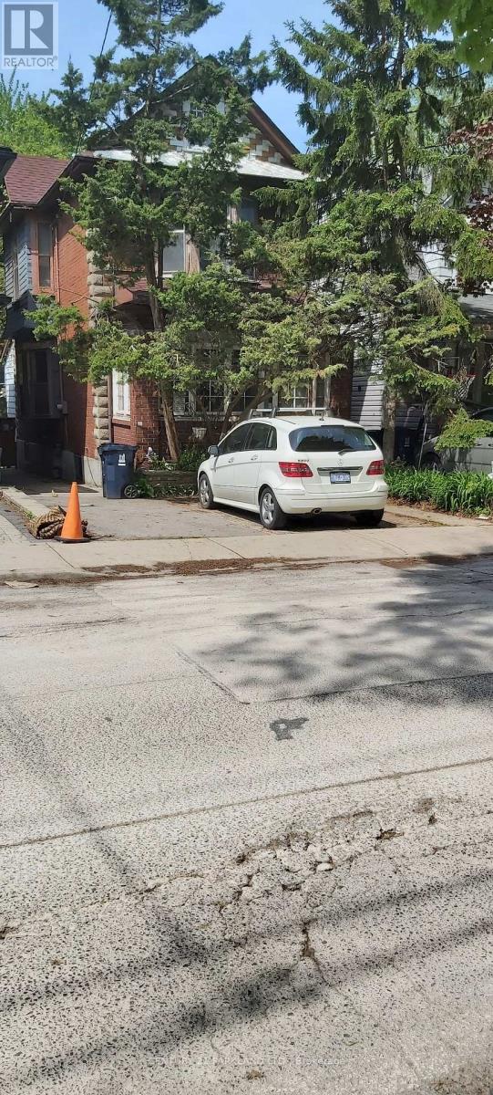 74 KENILWORTH AVENUE, Toronto, Ontario