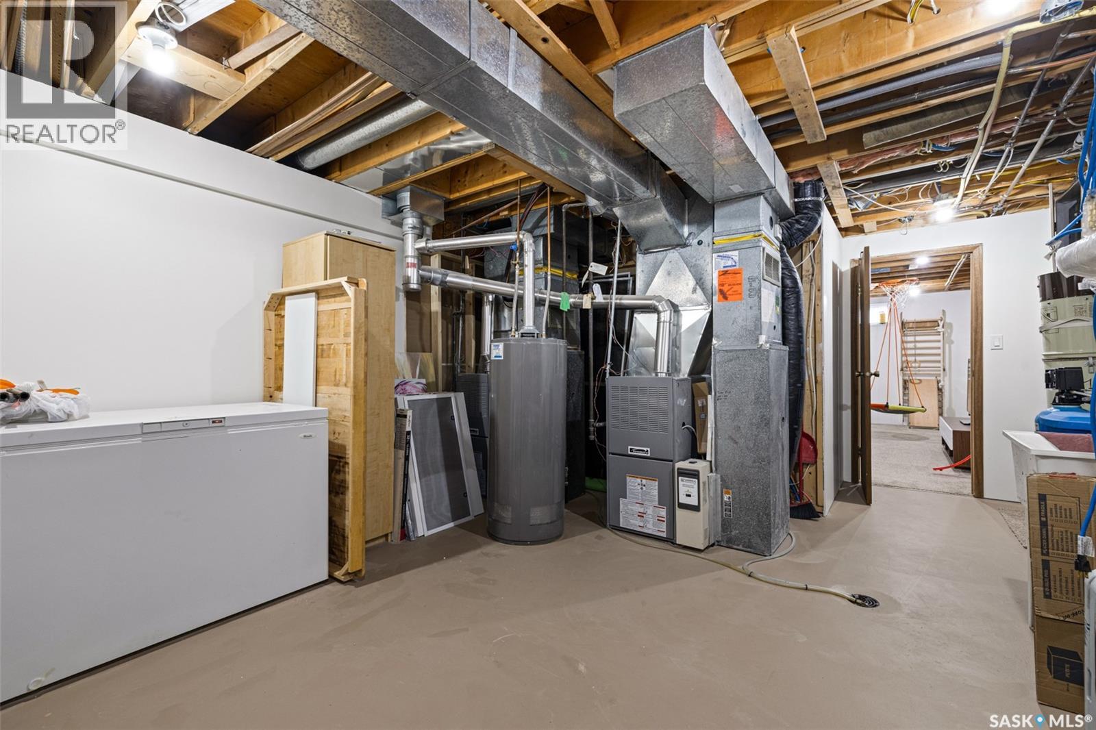 2002 Braun Bay E, Regina, Saskatchewan  S4V 2Z3 - Photo 43 - SK033204