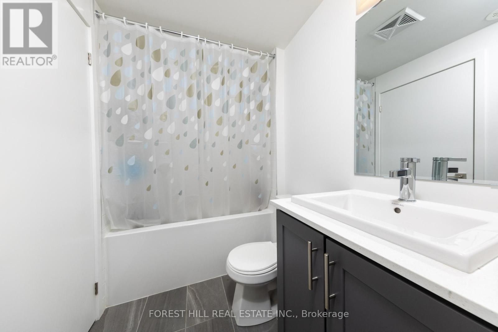 2 - 18 Lytham Green Circle, Newmarket, Ontario  L3Y 0H4 - Photo 18 - N13014346