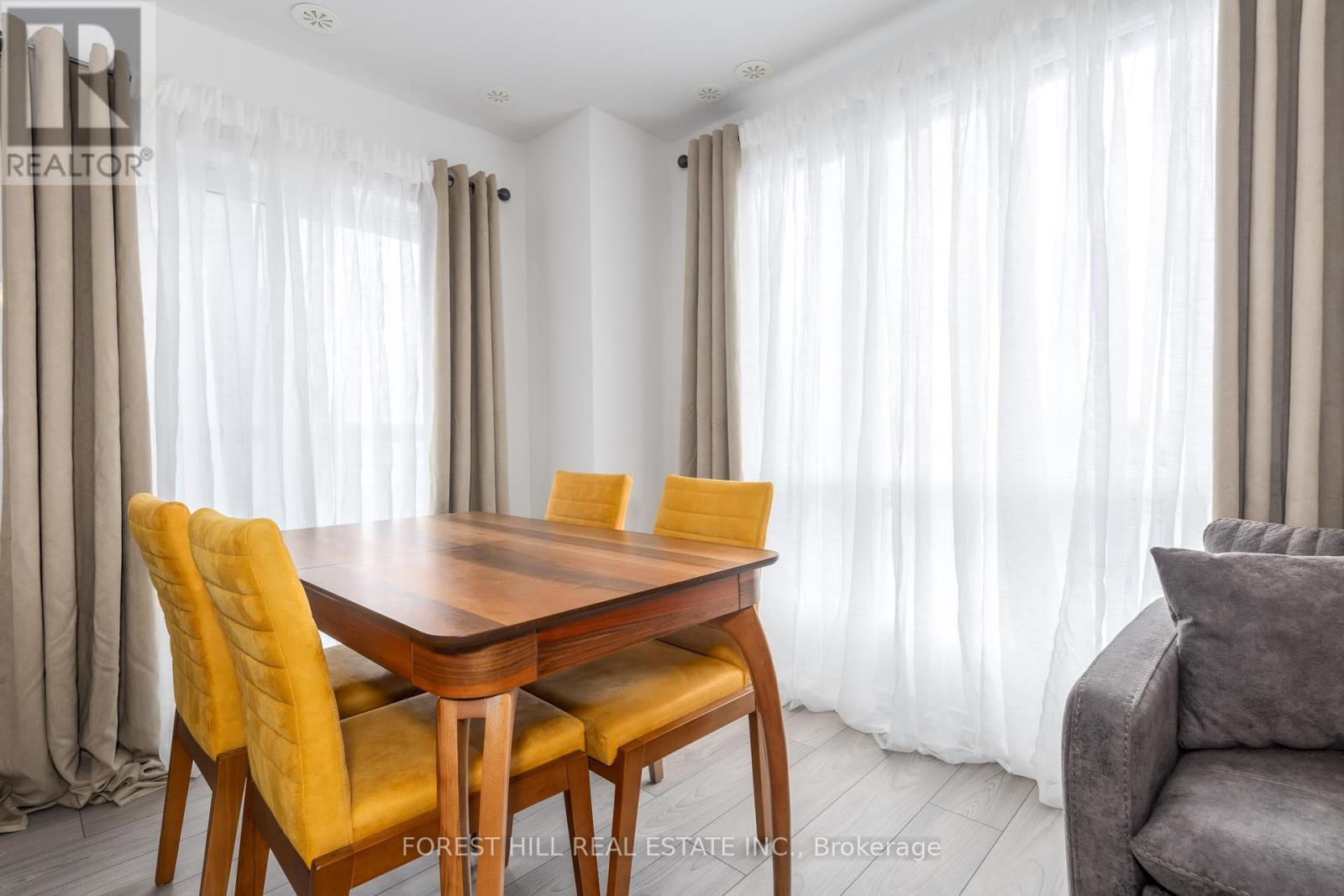 2 - 18 Lytham Green Circle, Newmarket, Ontario  L3Y 0H4 - Photo 7 - N13014346