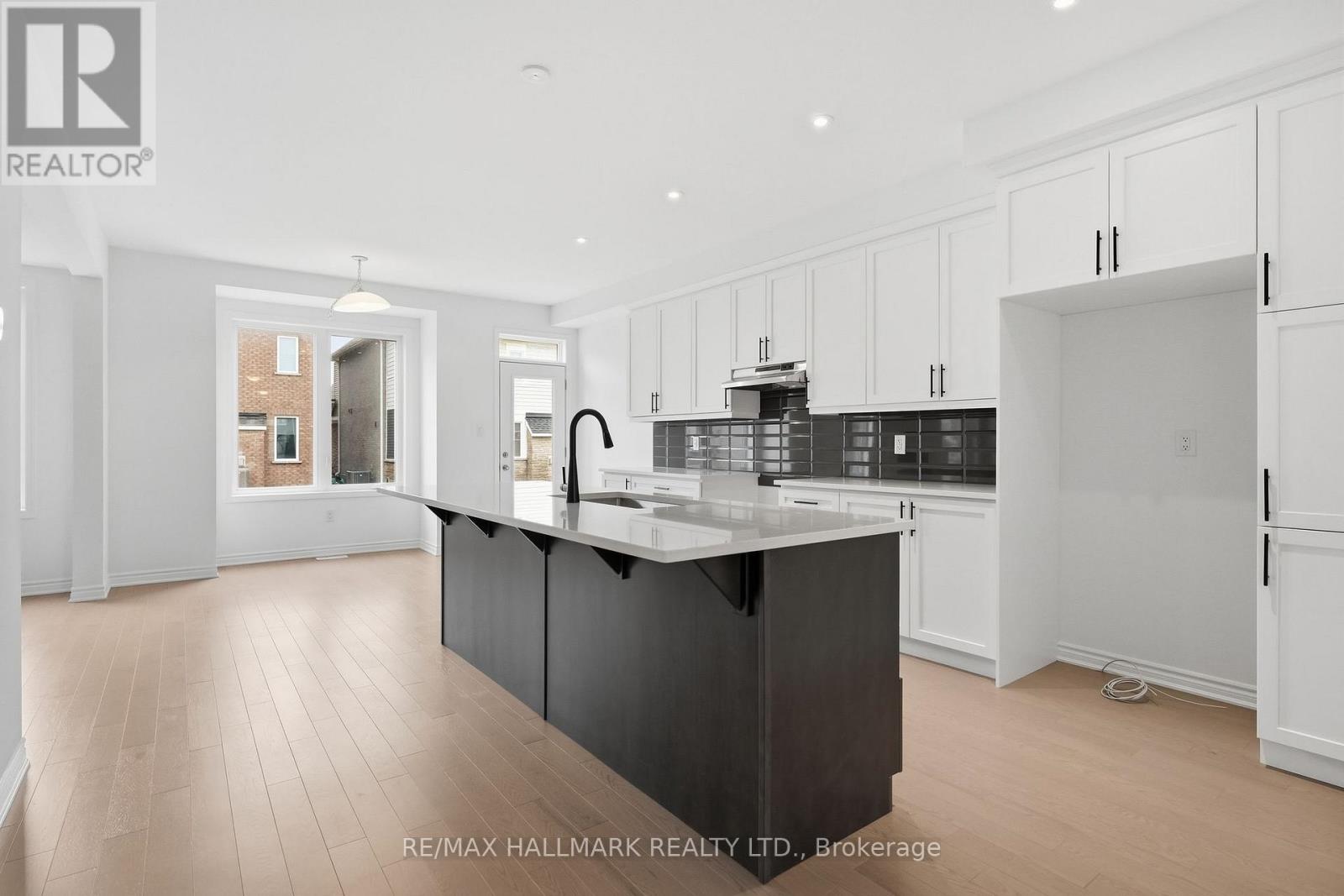 602 Newlove Street, Innisfil, Ontario  L9S 0S2 - Photo 9 - N13014372